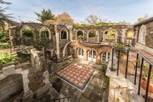 Dutch Garden, amphitheatre, Wraysbury