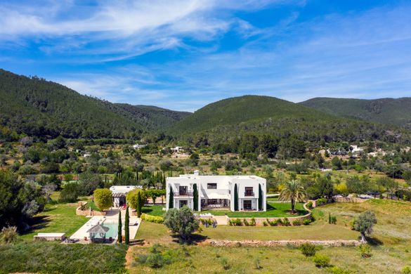 Rural estate in the Morna Valley. 5.5 million euros Rural estate in the Morna Valley. 5.5 million euros