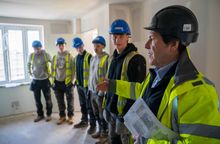 Students from King Edward VI Balaam Wood Academy in Frankley were given the opportunity to visit a Bloor Homes development to hear from Apprenticeship Masters and current bricklaying and carpentry apprentices about career and apprenticeship opportunities 