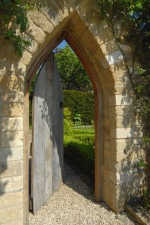 Tudor House, Clanfield, Oxfordshire, OX18 2RG 