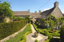 Tudor House, Clanfield, Oxfordshire, OX18 2RG - £1.095 million