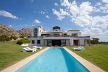 Niu de Voltors, Bonaire.  From 28,000 euros pw