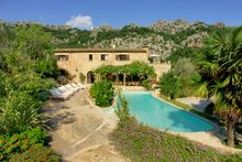 Traditional finca near Pollensa.  From 11,880 euros pw