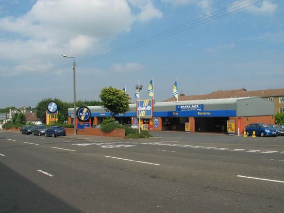 Glasgow Kwik-fit. GE Real Estate UK