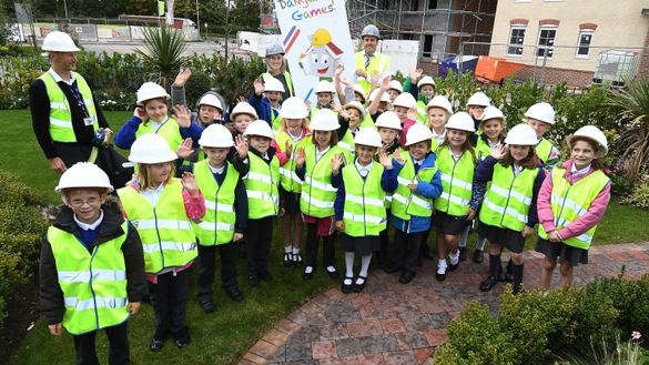 Pupils from Offley Primary School at the J One Seven site safety visit. Ref 000_0034 Pupils from Offley Primary School at the J One Seven site safety visit. Ref 000_0034